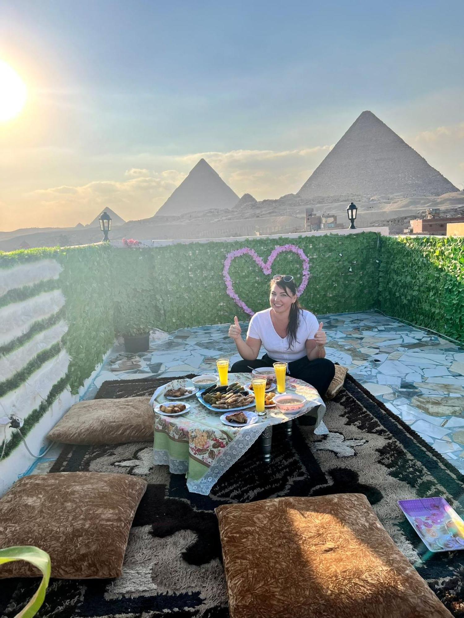 Pyramids Show Hotel Kafret el-Gabal Eksteriør bilde