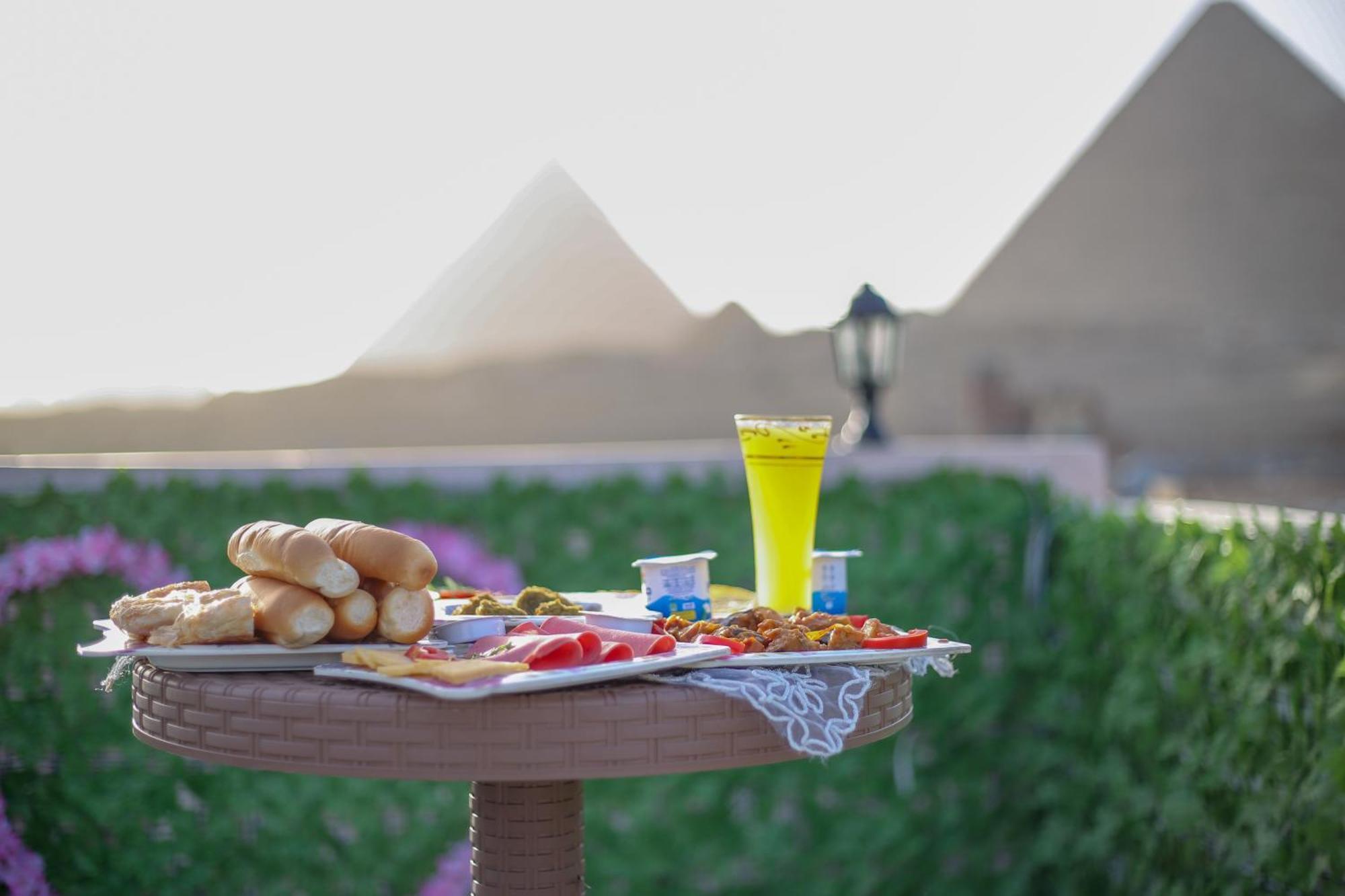 Pyramids Show Hotel Kafret el-Gabal Eksteriør bilde
