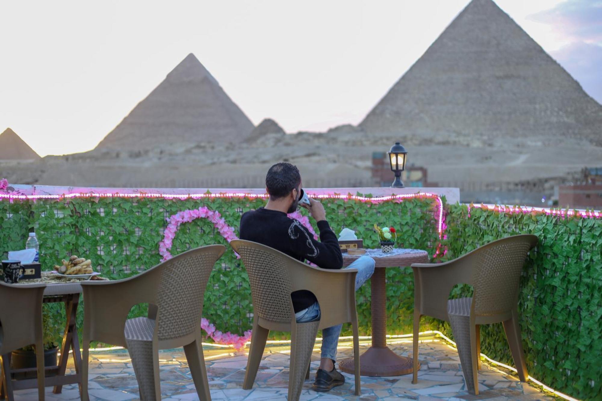 Pyramids Show Hotel Kafret el-Gabal Eksteriør bilde