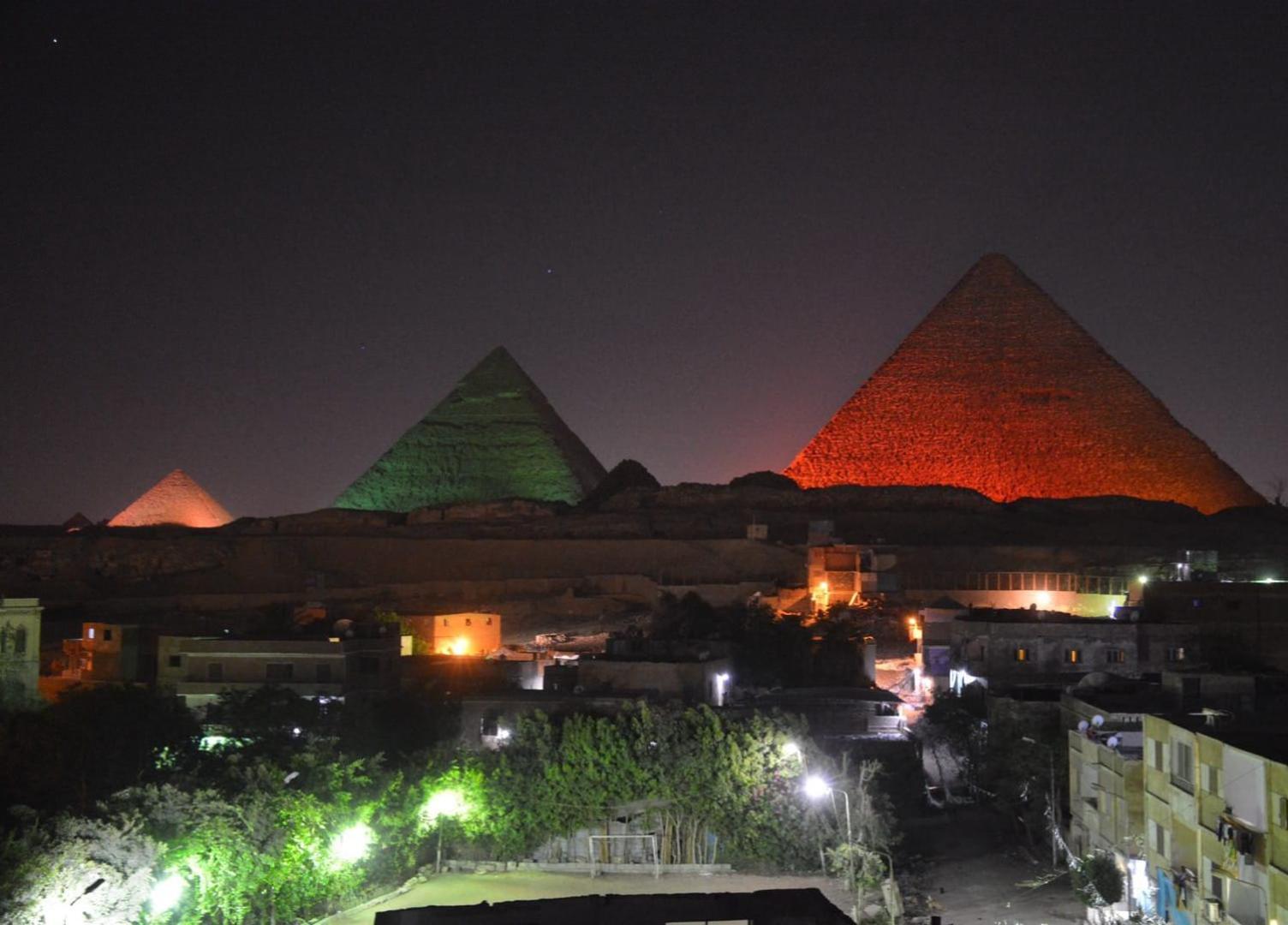 Pyramids Show Hotel Kafret el-Gabal Eksteriør bilde