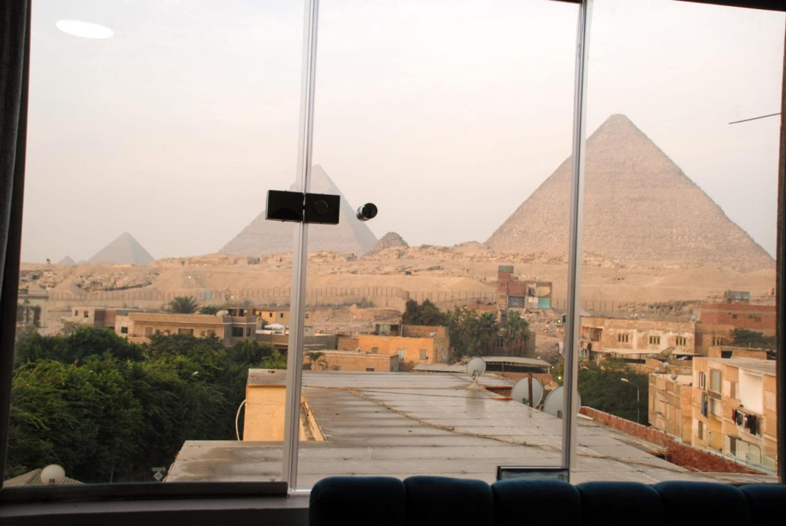 Pyramids Show Hotel Kafret el-Gabal Eksteriør bilde