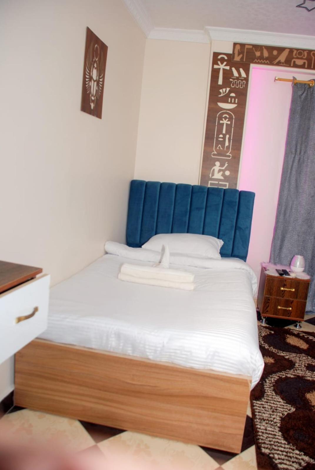 Pyramids Show Hotel Kafret el-Gabal Eksteriør bilde