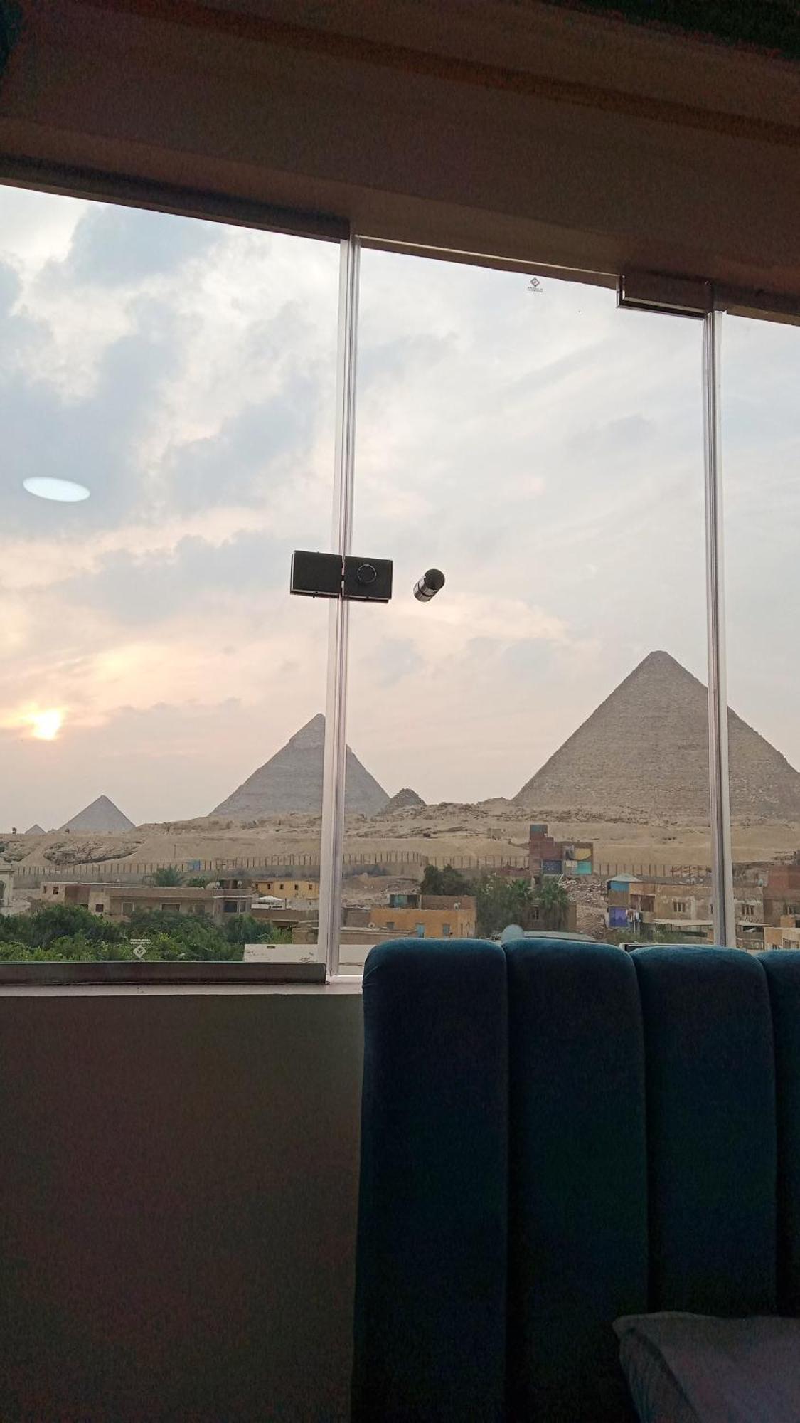 Pyramids Show Hotel Kafret el-Gabal Eksteriør bilde