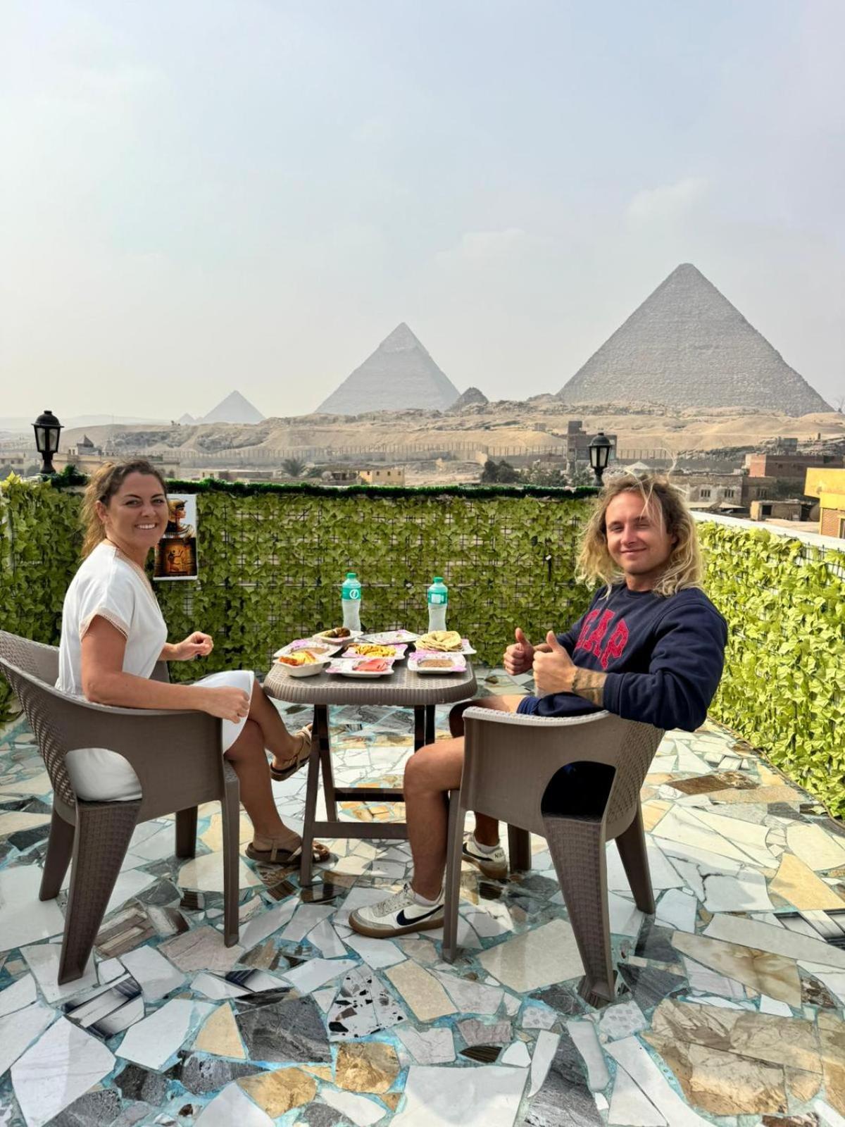 Pyramids Show Hotel Kafret el-Gabal Eksteriør bilde