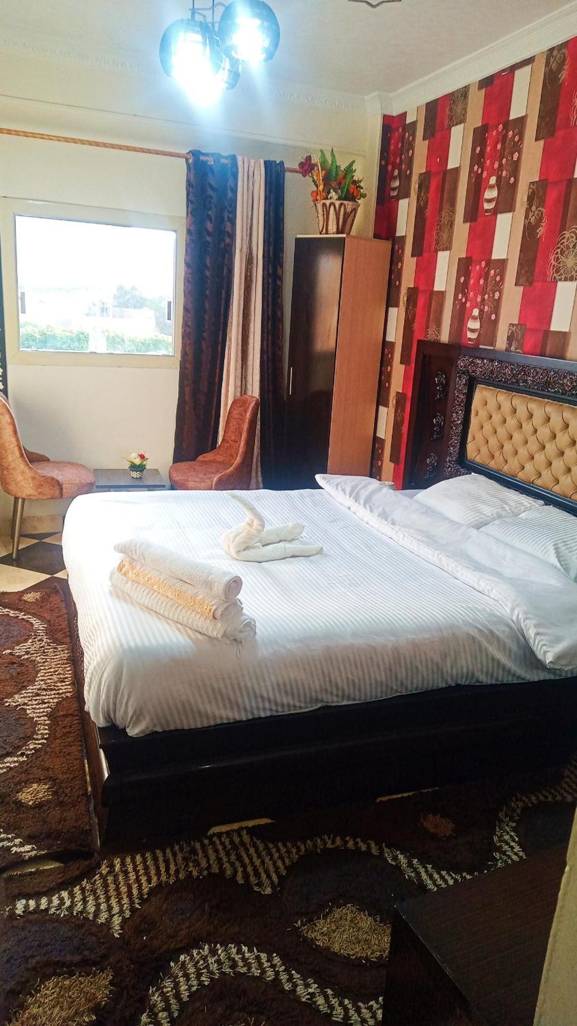 Pyramids Show Hotel Kafret el-Gabal Eksteriør bilde